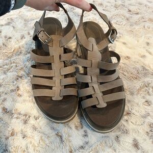 Timberland Olive Green Women’s Violet Marsh Fisherman Chunky Sandals size 8